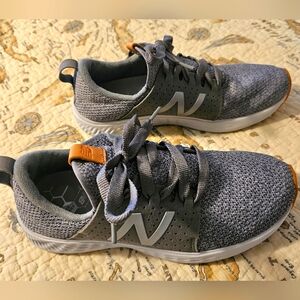 Fresh Foam Sports YPSPTLG Gray Running Shoes